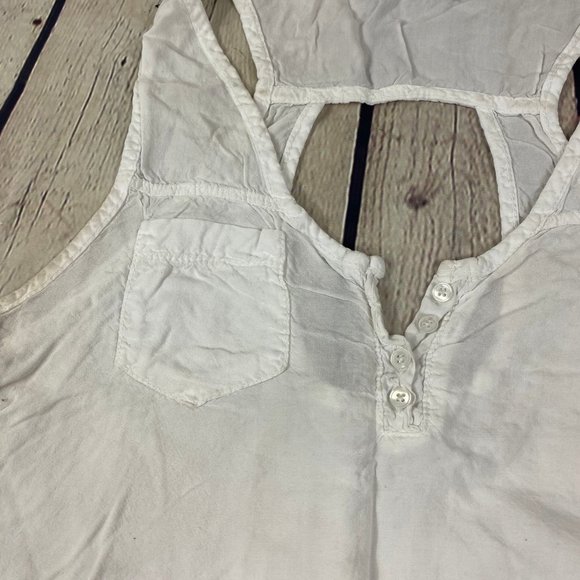 Brandy Melville Eyelet Sleeveless Cream Crop Top - Picture 2 of 6
